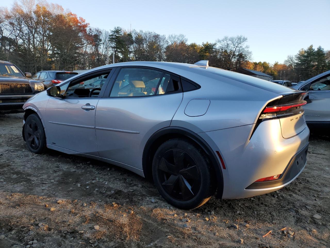 2024 TOYOTA PRIUS LE photo 2