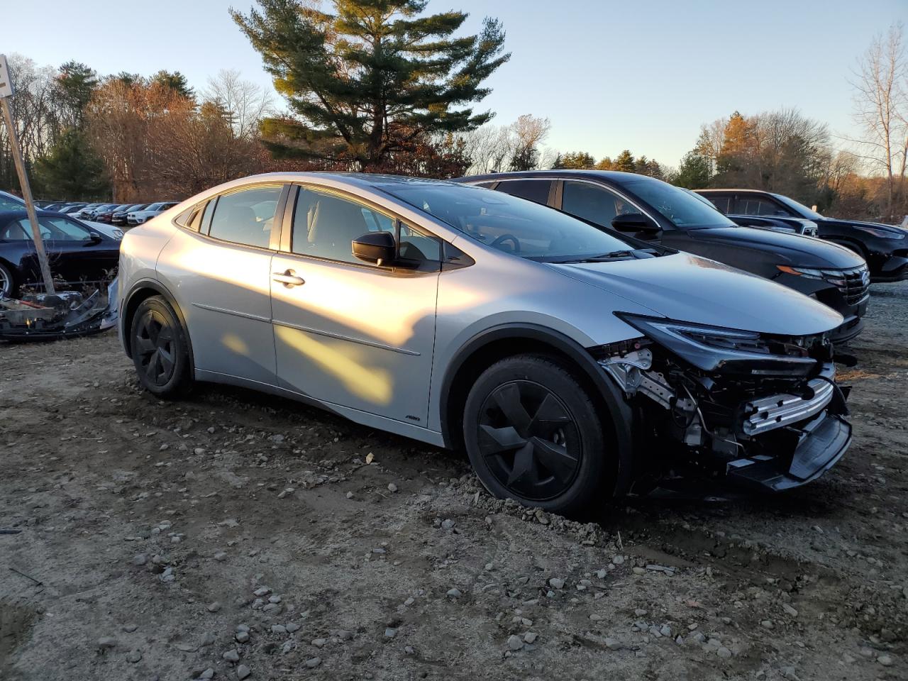 2024 TOYOTA PRIUS LE photo 4
