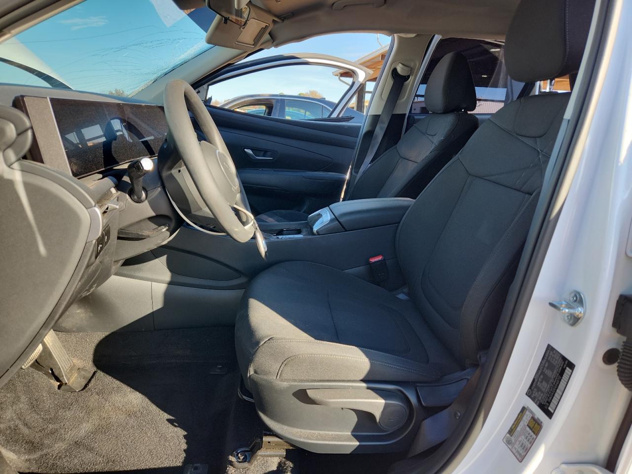 2025 HYUNDAI TUCSON SE photo 13