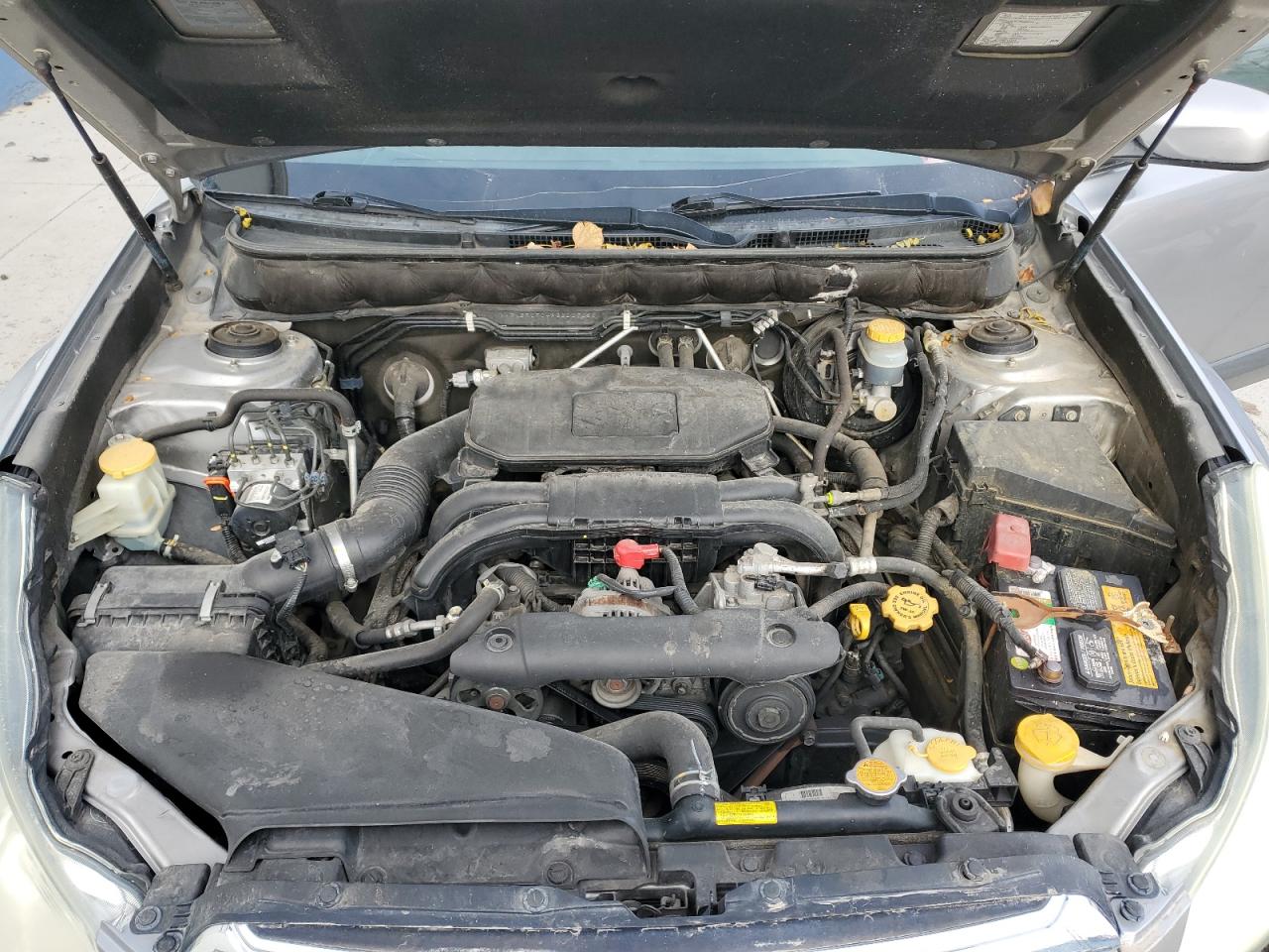 2010 SUBARU OUTBACK 2.5I PREMIUM photo 11