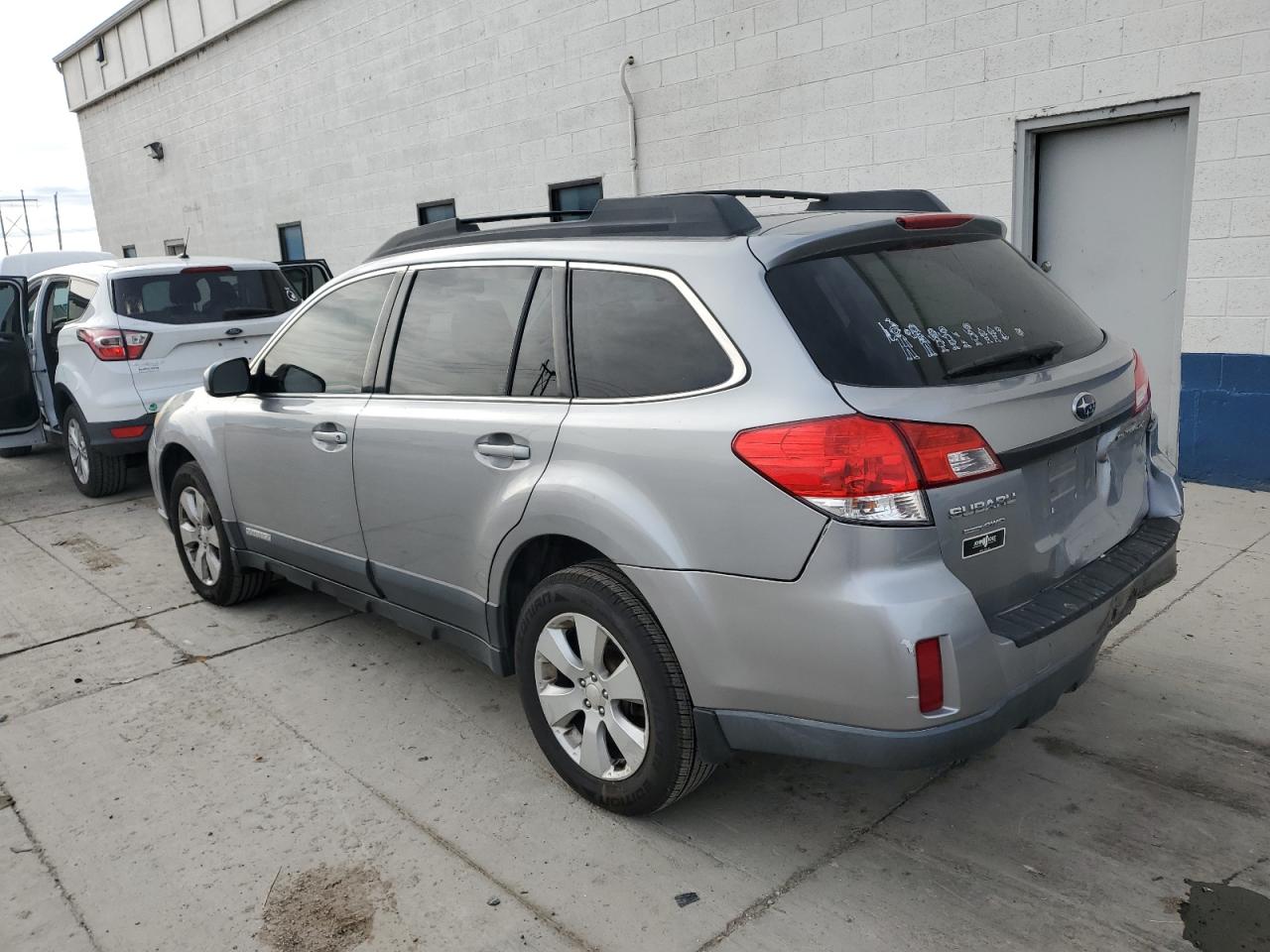 2010 SUBARU OUTBACK 2.5I PREMIUM photo 2