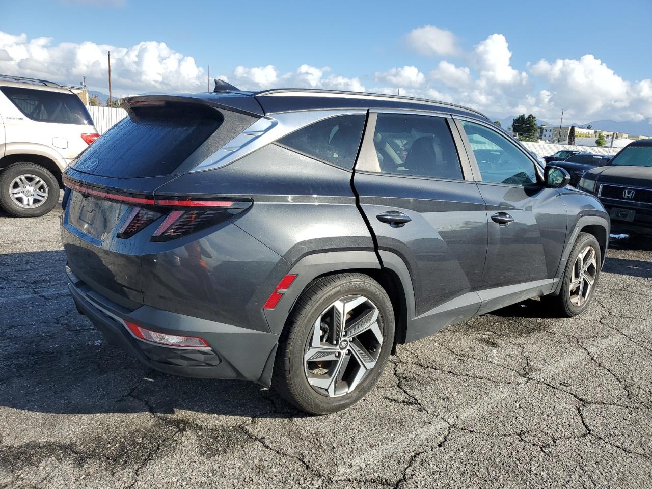 2024 HYUNDAI TUCSON SEL photo 3