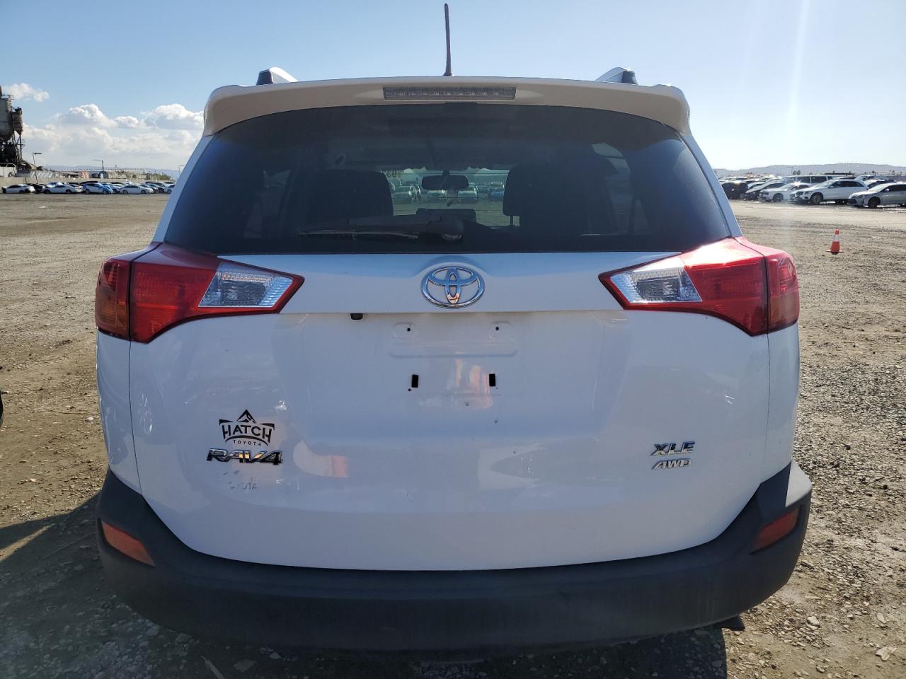 2015 TOYOTA RAV4 XLE photo 11