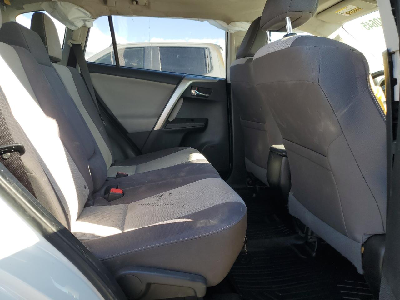 2015 TOYOTA RAV4 XLE photo 21
