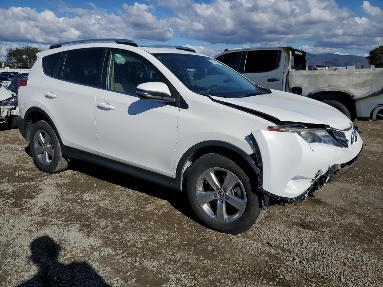 2015 TOYOTA RAV4 XLE photo 7