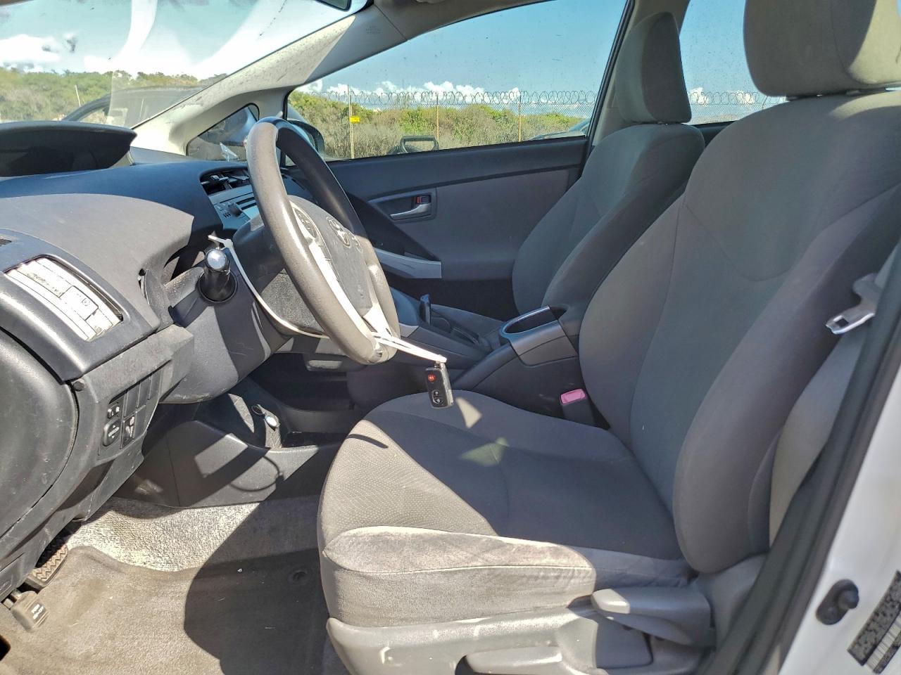 2013 TOYOTA PRIUS photo 13