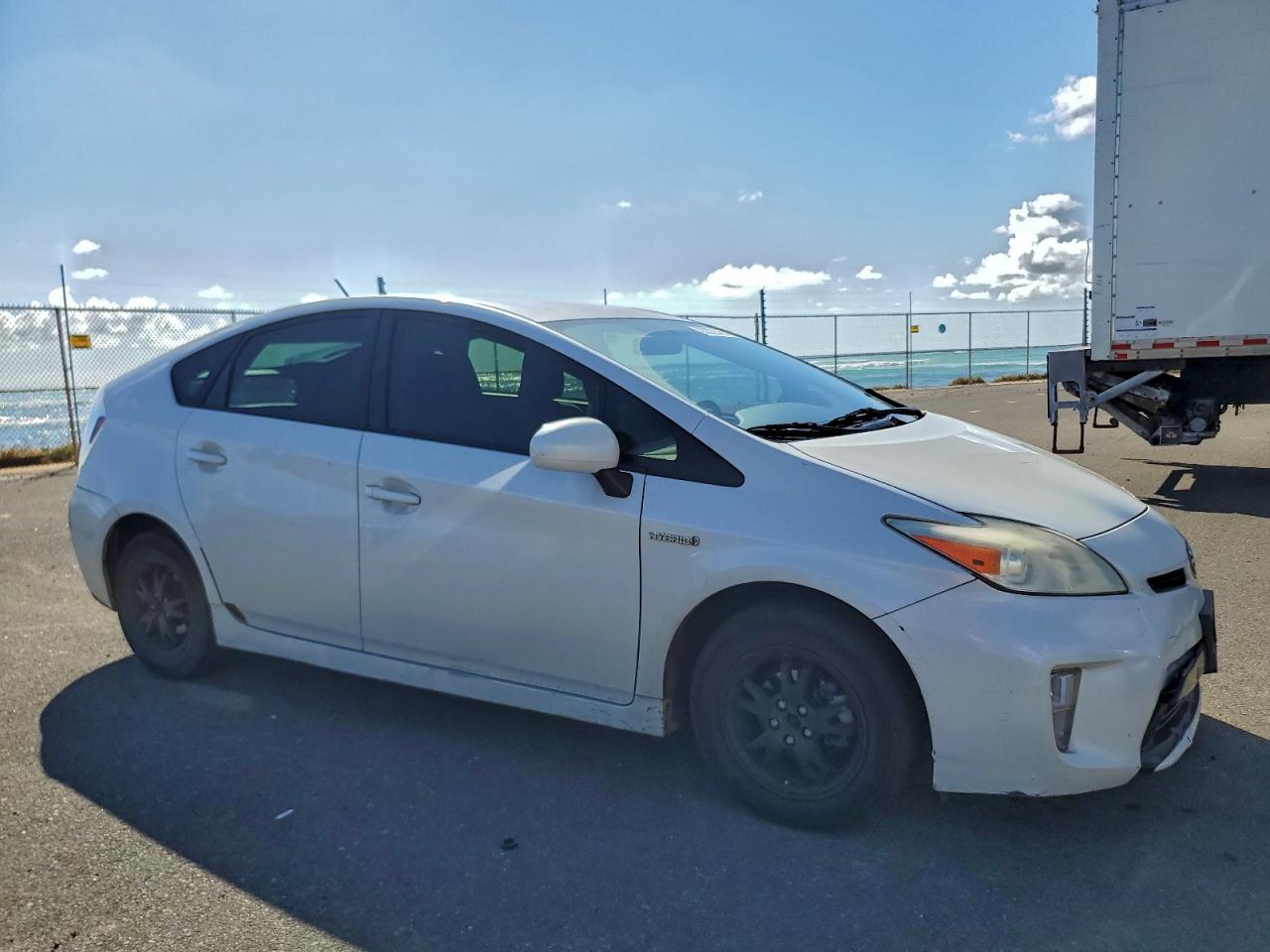 2013 TOYOTA PRIUS photo 7