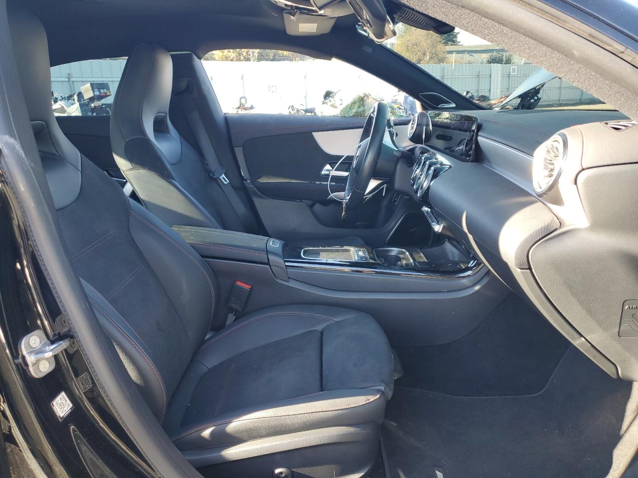2025 MERCEDES-BENZ CLA 250 photo 19