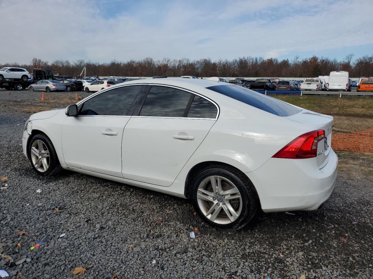 2015 VOLVO S60 PREMIER photo 4