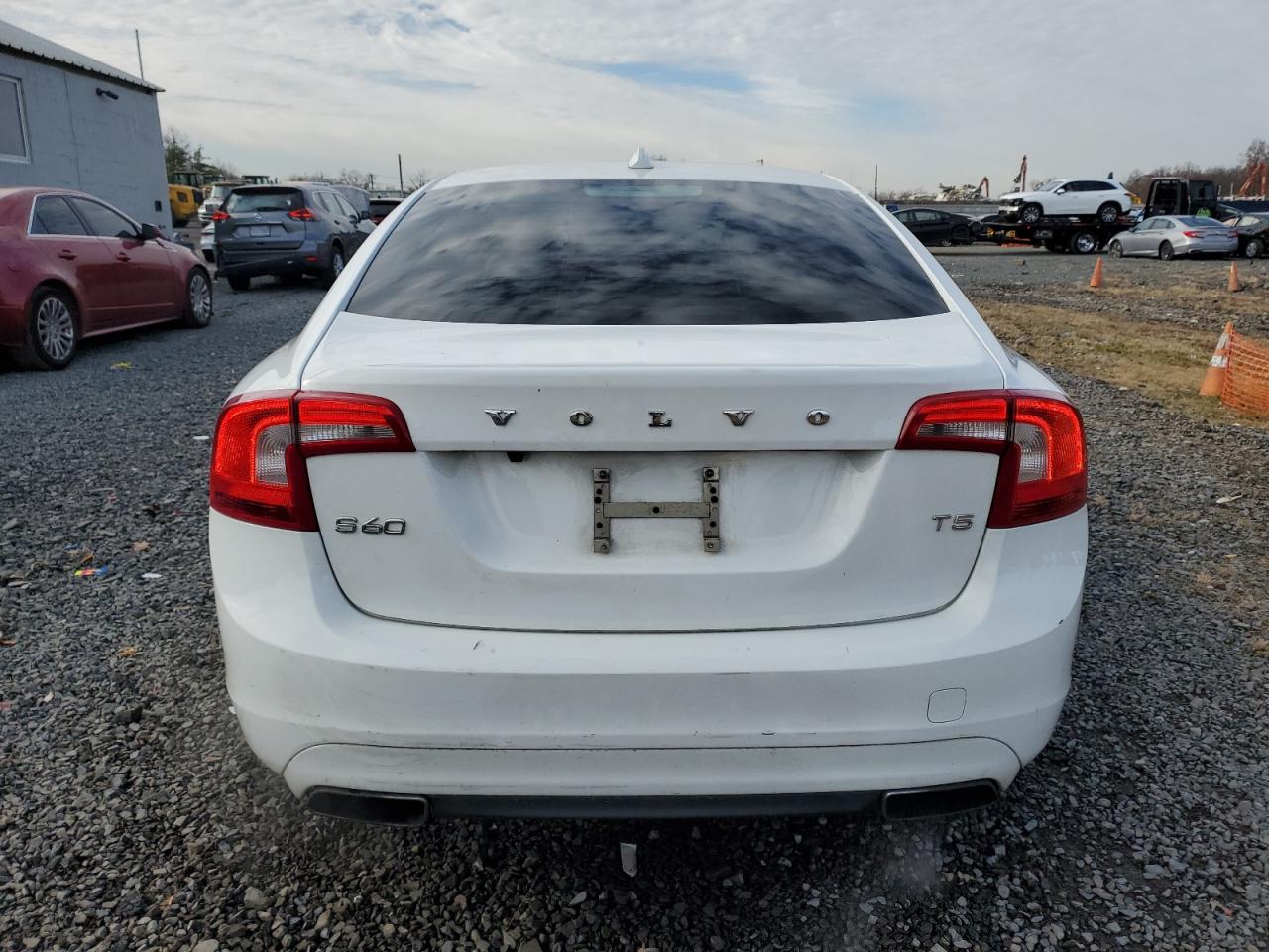2015 VOLVO S60 PREMIER photo 16