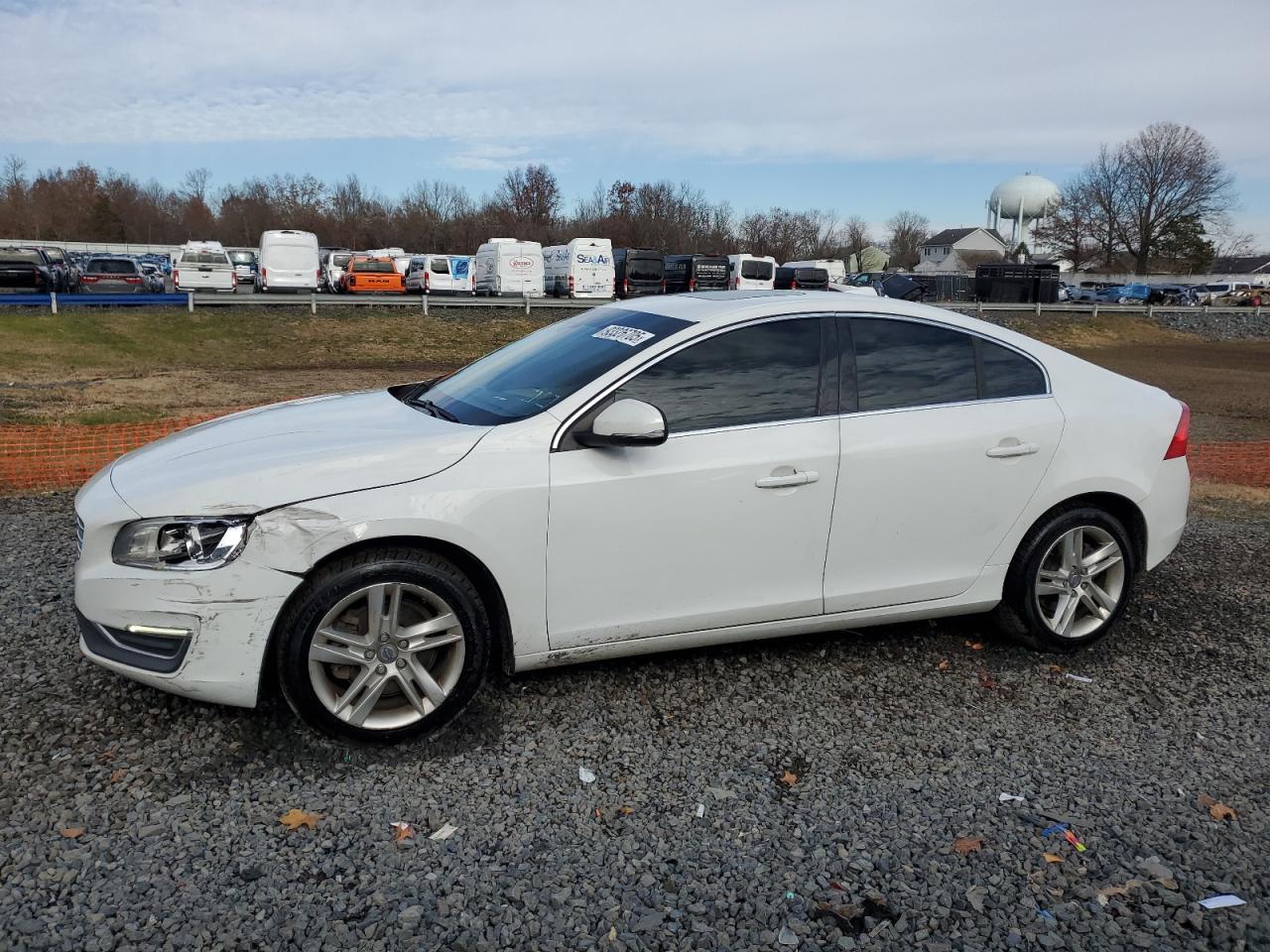 2015 VOLVO S60
