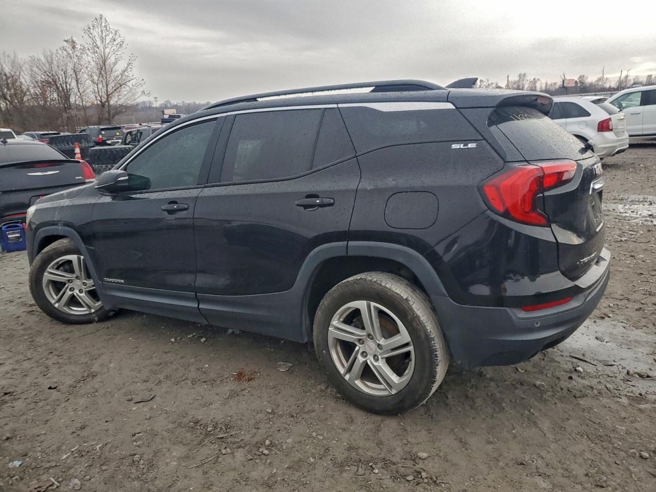 2018 GMC TERRAIN photo 3