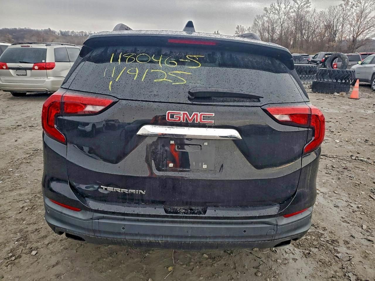 2018 GMC TERRAIN photo 11