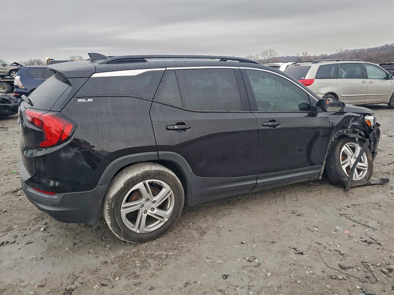 2018 GMC TERRAIN photo 5