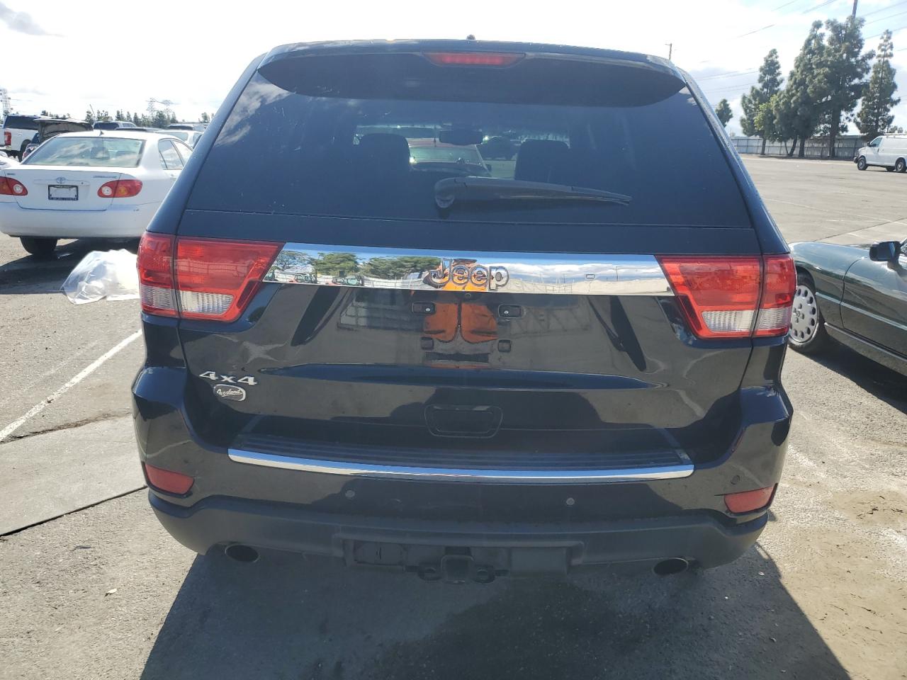 2012 JEEP GRAND CHEROKEE OVERLAND photo 6