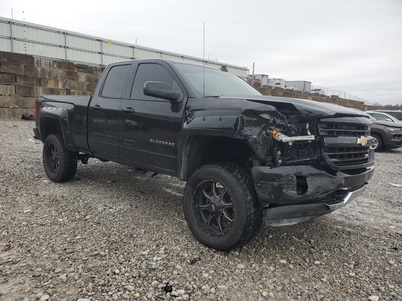 2016 CHEVROLET SILVERADO K1500 LT photo 4