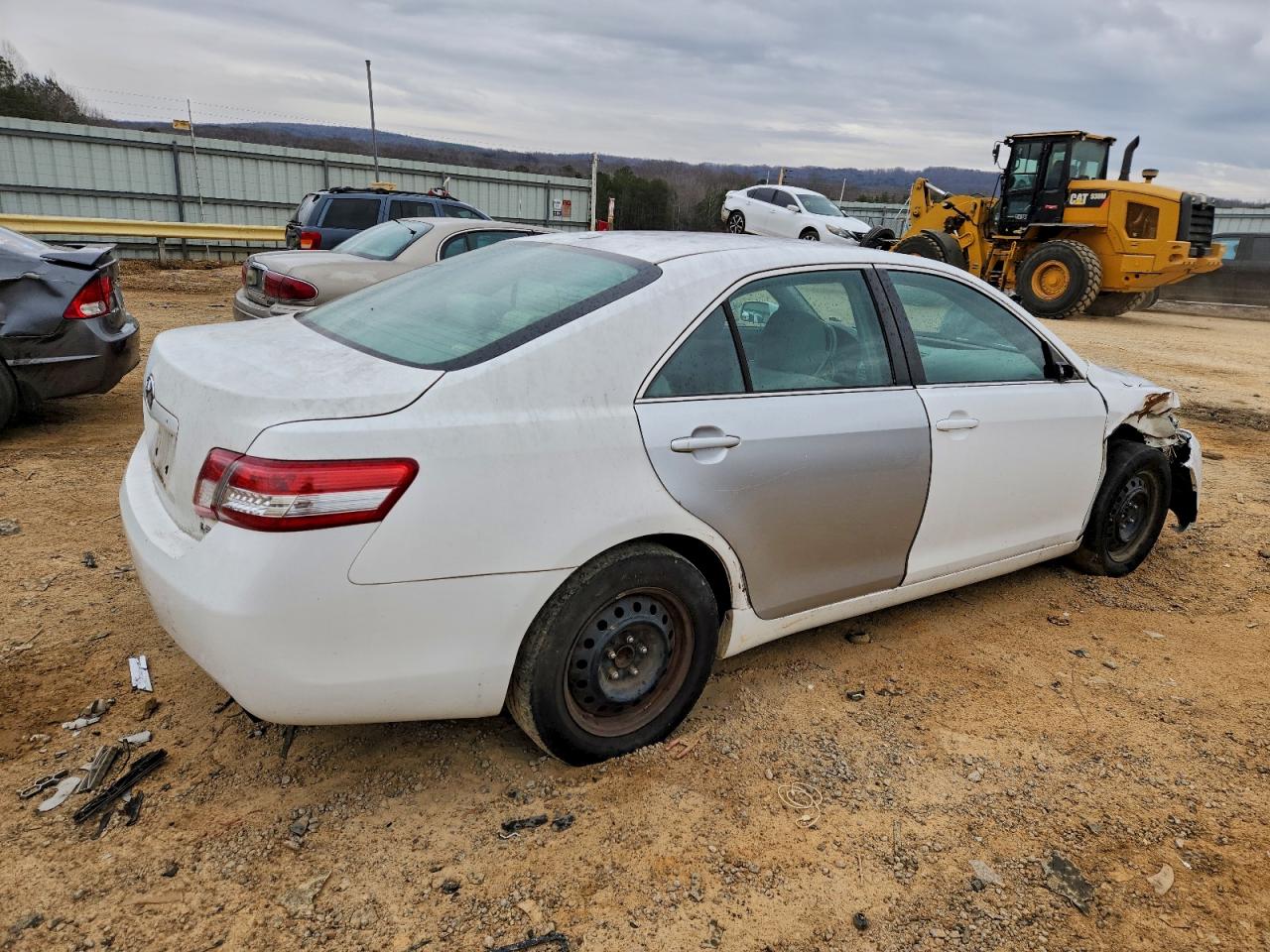 2011 TOYOTA CAMRY BASE photo 5