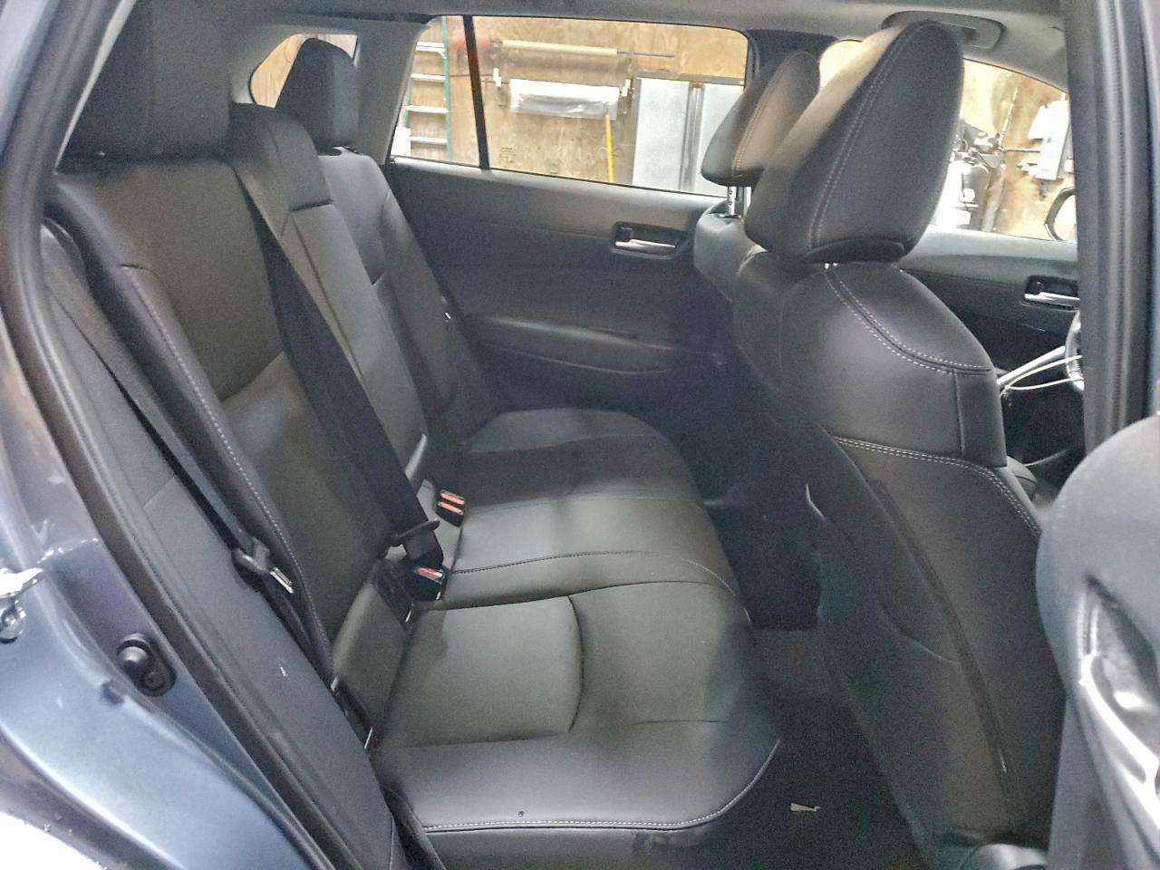 2025 TOYOTA COROLLA CROSS XLE photo 21