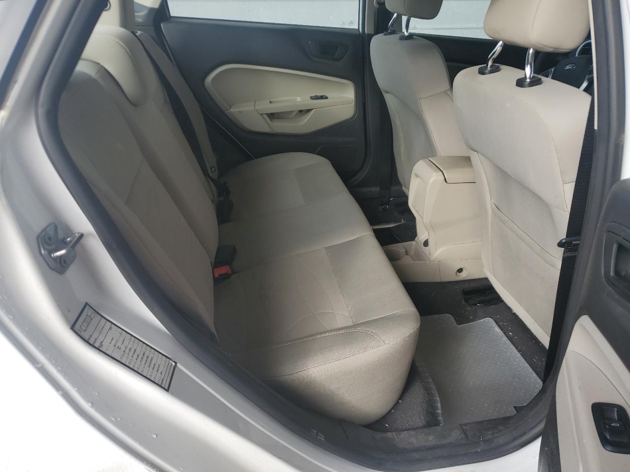 2019 FORD FIESTA SE photo 19