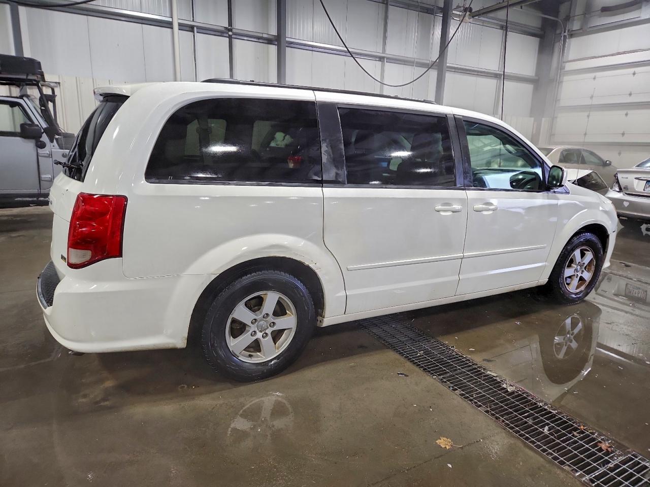 2012 DODGE GRAND CARAVAN SXT photo 5
