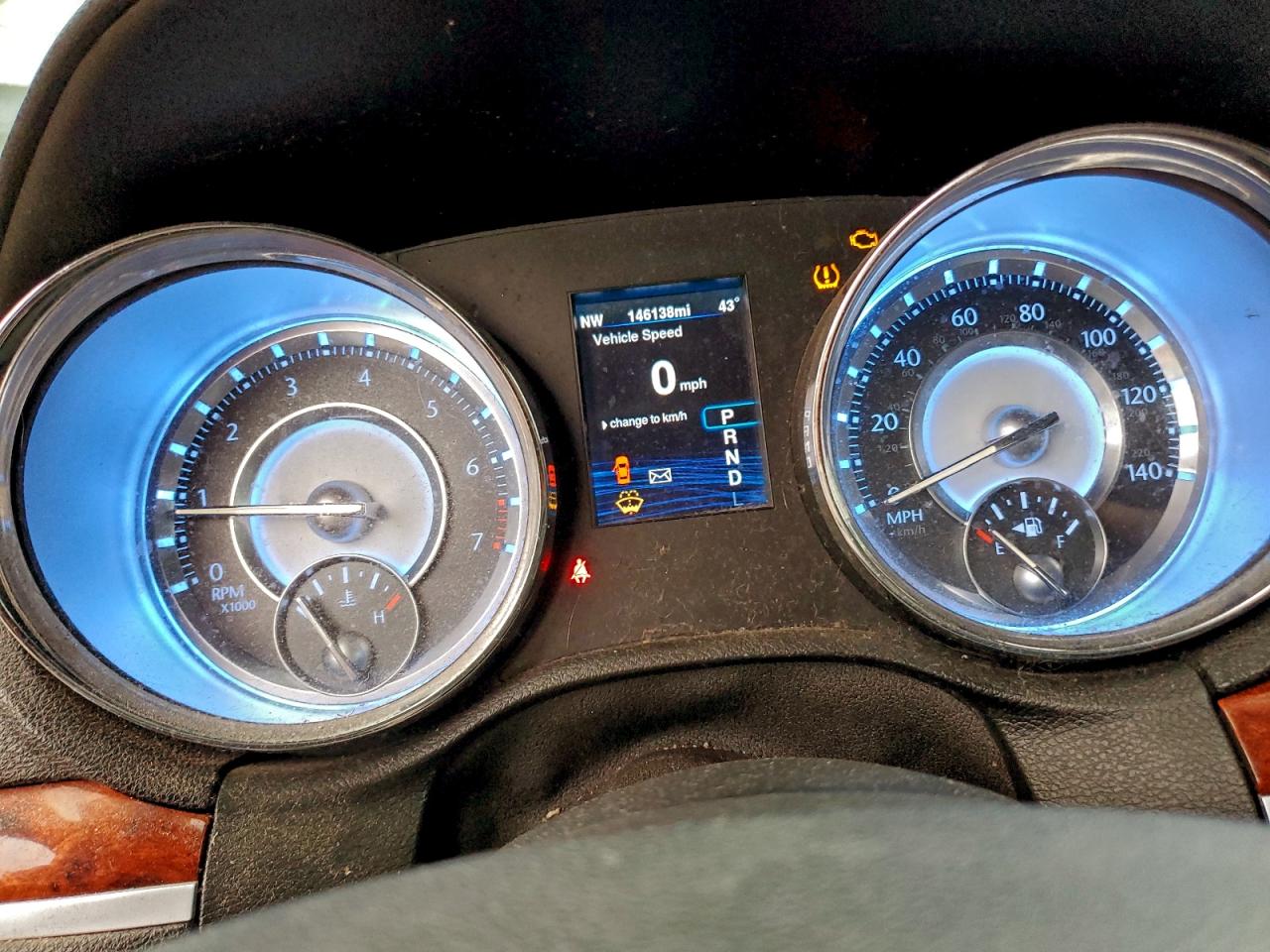 2014 CHRYSLER 300 photo 9