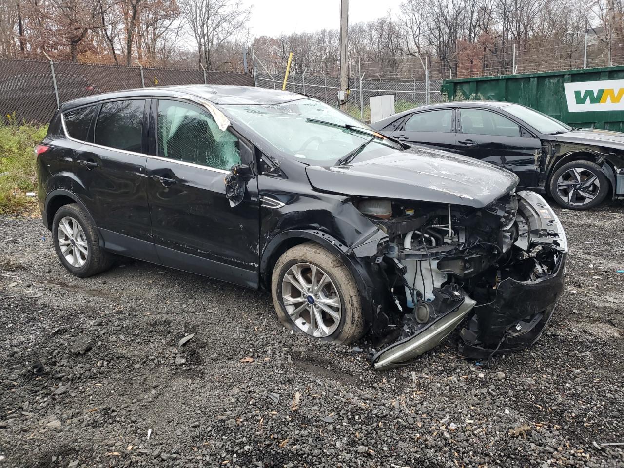 2017 FORD ESCAPE SE photo 4