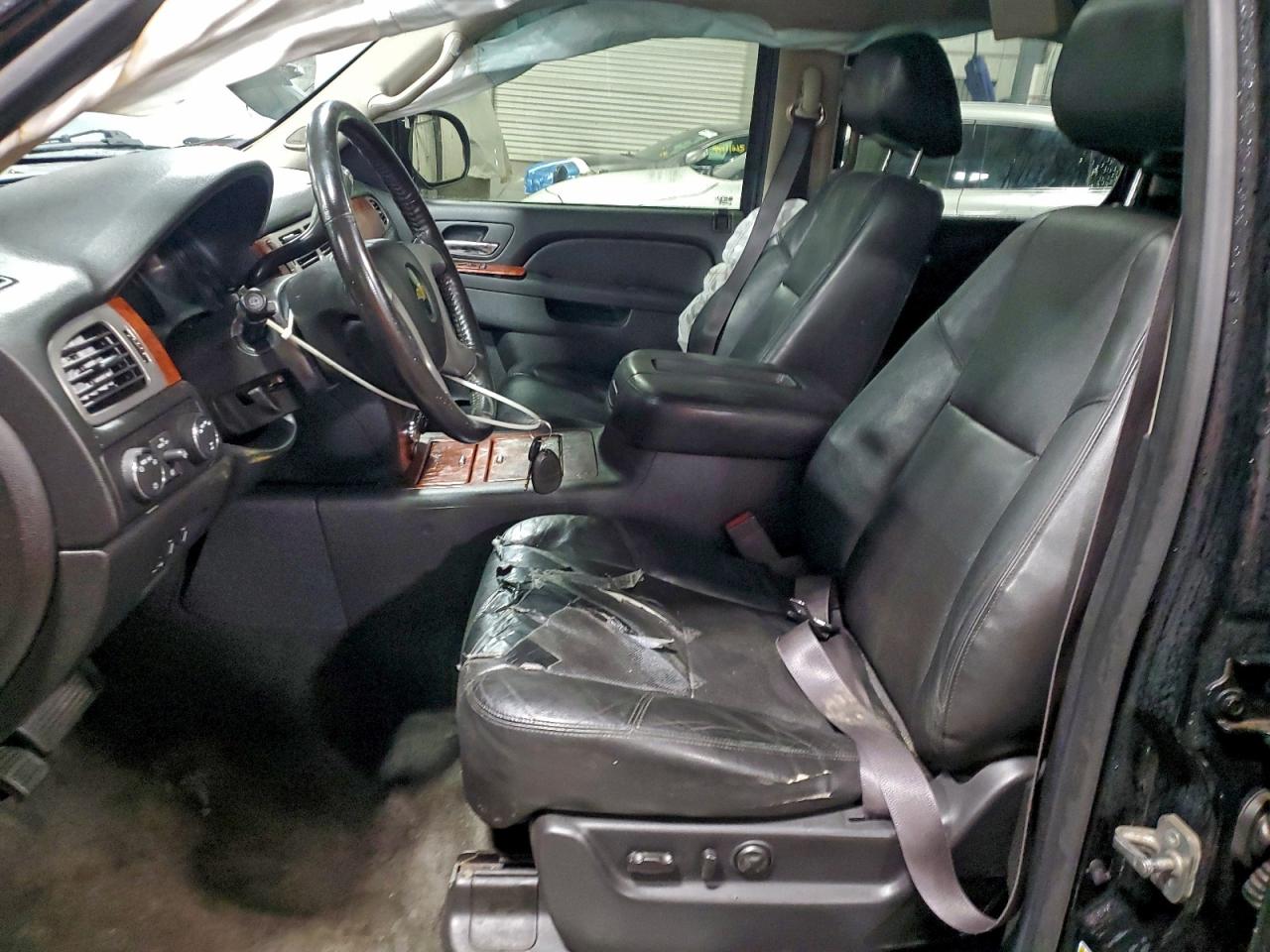 2013 CHEVROLET SUBURBAN K1500 LTZ photo 13