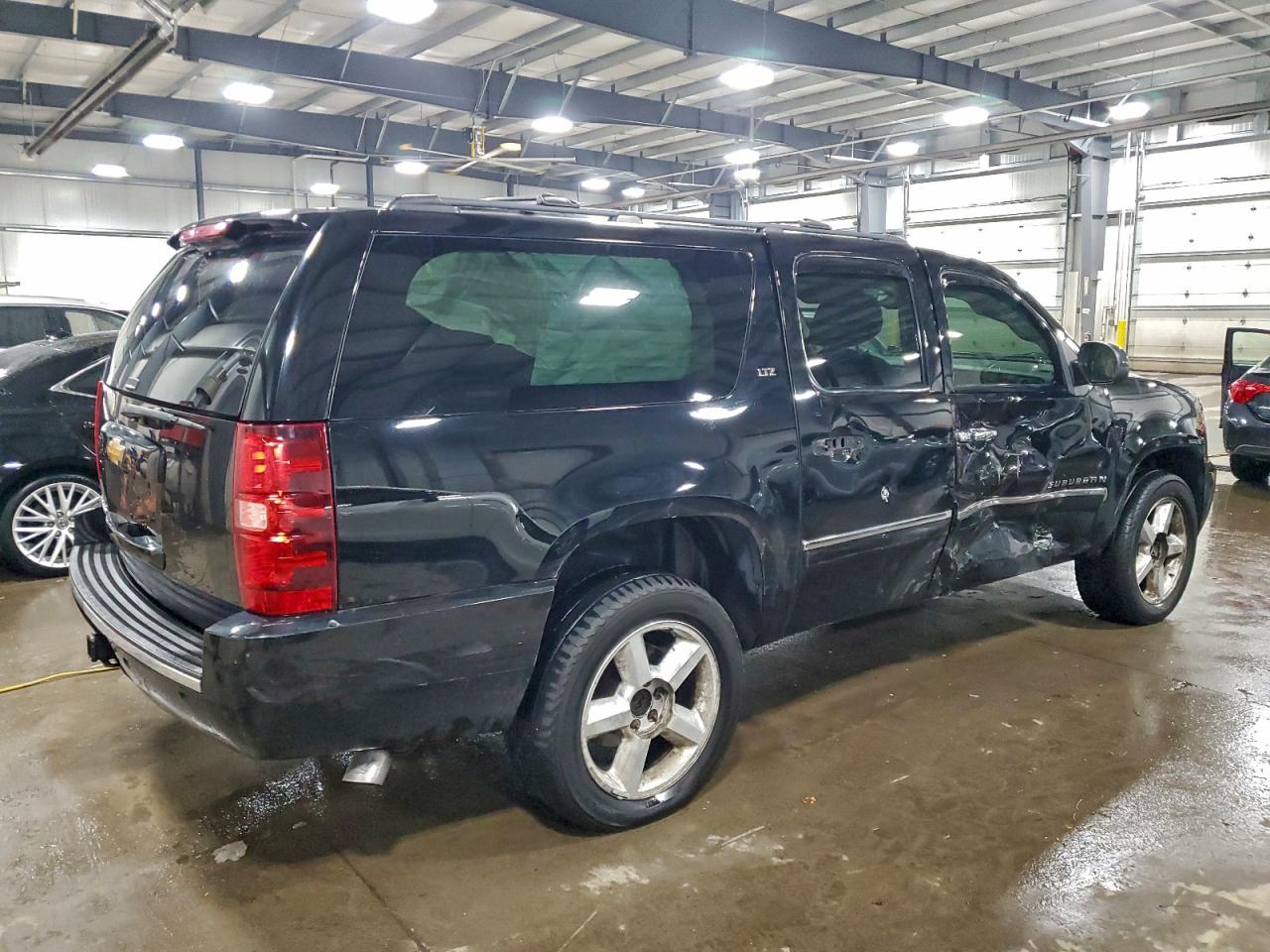 2013 CHEVROLET SUBURBAN K1500 LTZ photo 5
