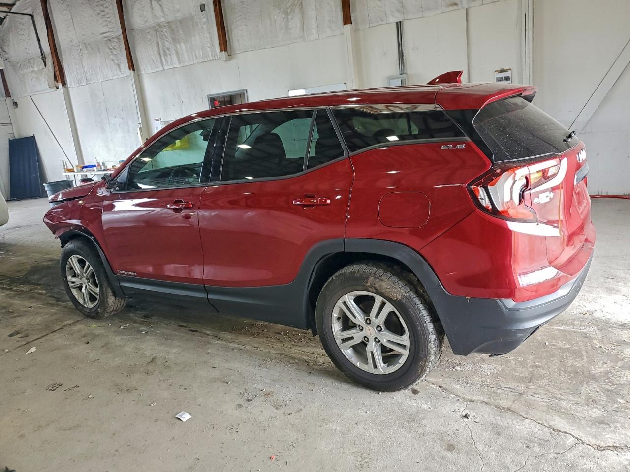 2018 GMC TERRAIN SLE photo 2