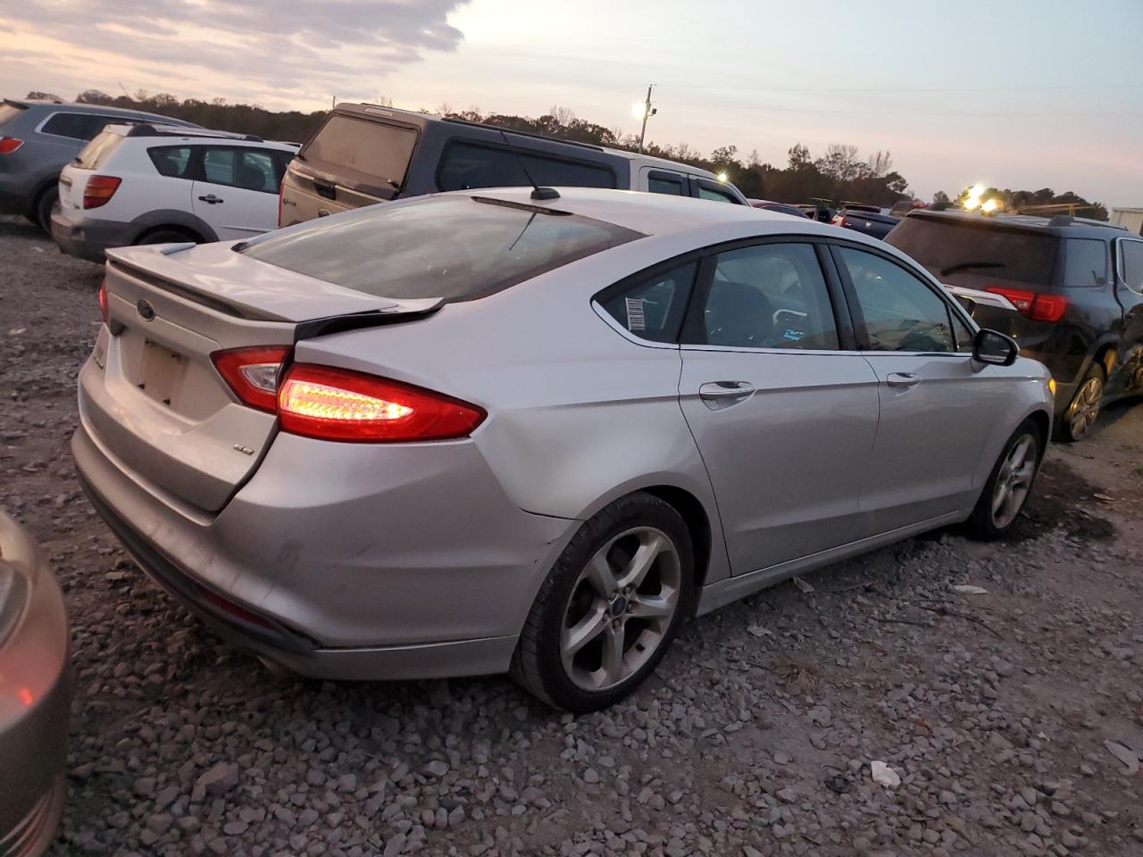 2014 FORD FUSION SE photo 3