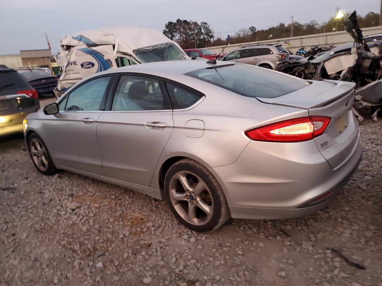 2014 FORD FUSION SE photo 2