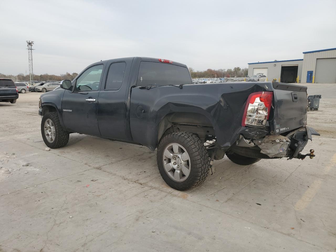2011 GMC SIERRA C1500 SLE photo 2