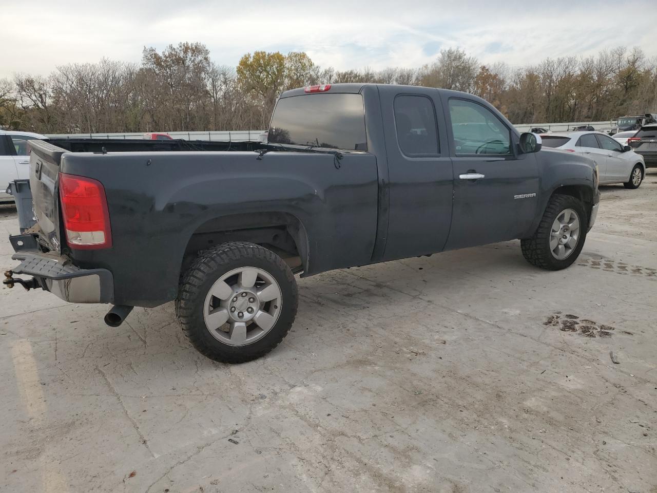 2011 GMC SIERRA C1500 SLE photo 3
