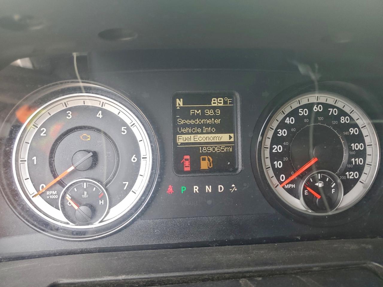 2015 RAM 1500 SLT photo 9