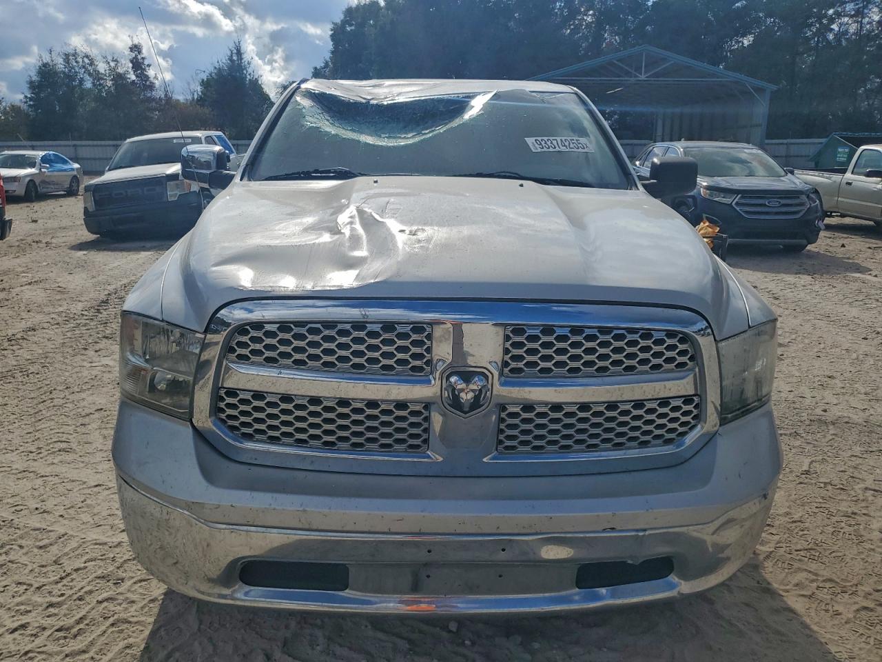2015 RAM 1500 SLT photo 5