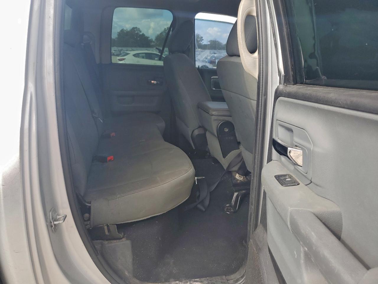 2015 RAM 1500 SLT photo 10
