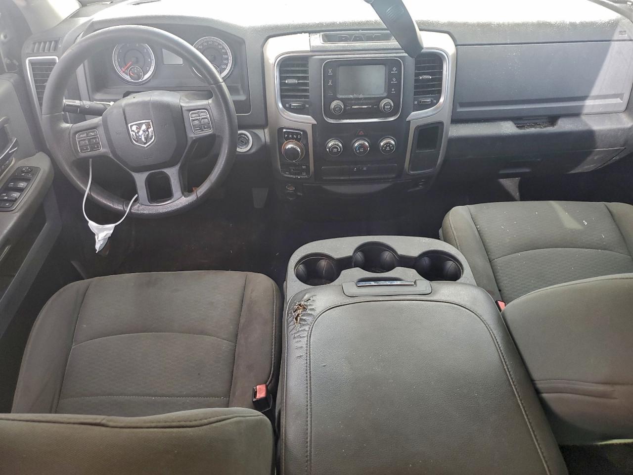 2015 RAM 1500 SLT photo 8