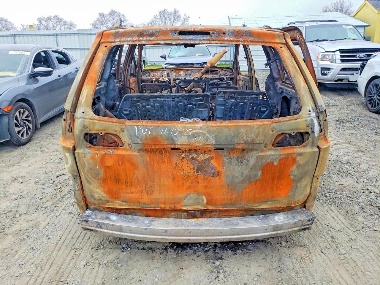 2009 TOYOTA SIENNA CE photo 6