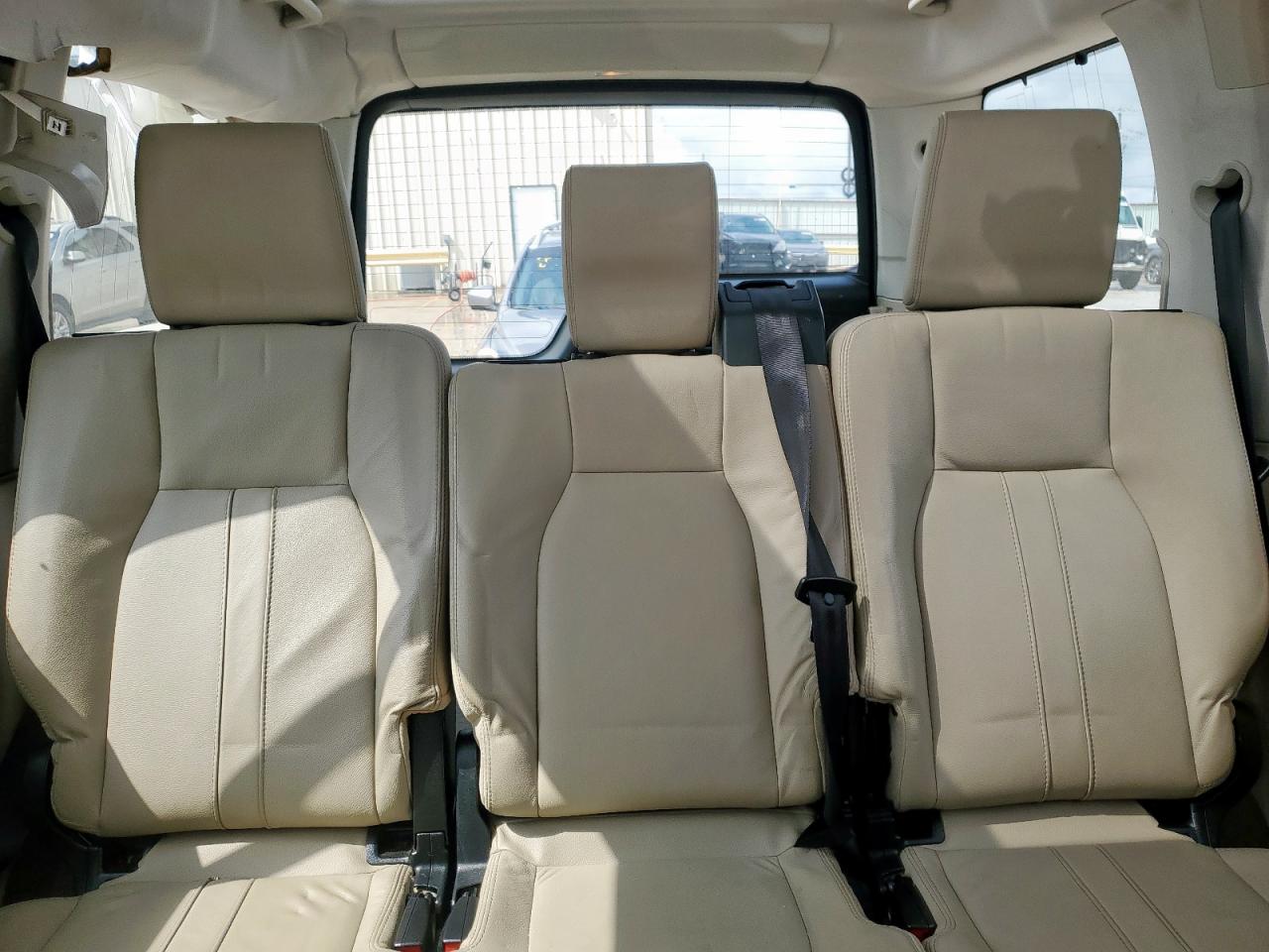 2015 LAND ROVER LR4 HSE photo 28