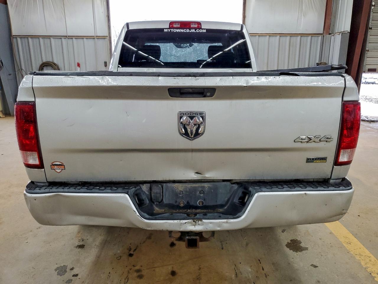 2010 DODGE RAM 1500 photo 11