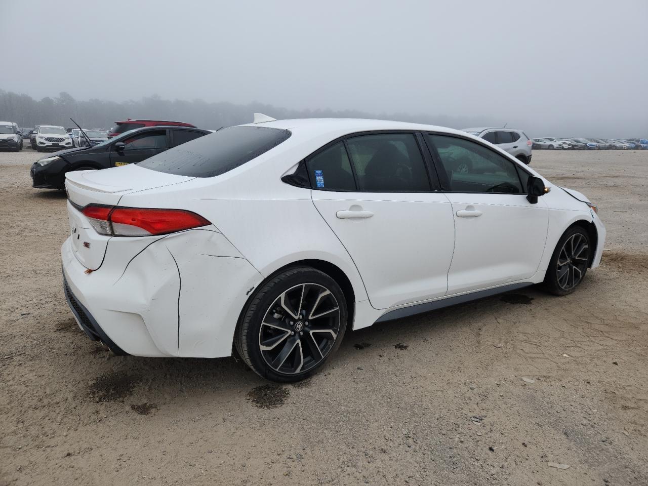 2021 TOYOTA COROLLA photo 3