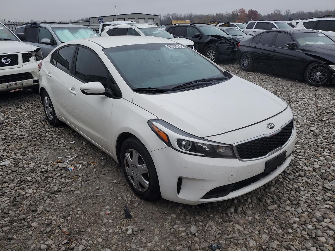 2017 KIA FORTE LX photo 4