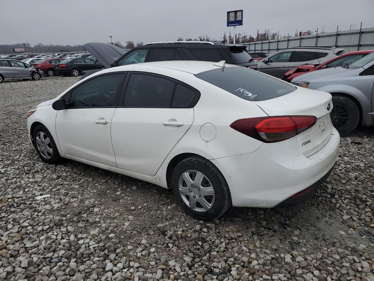 2017 KIA FORTE LX photo 2