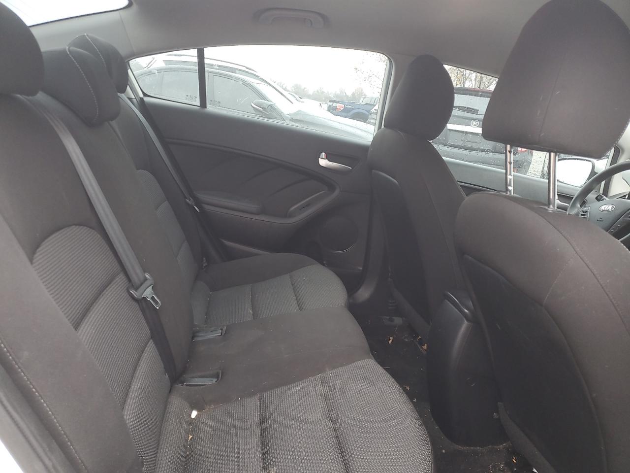 2017 KIA FORTE LX photo 10