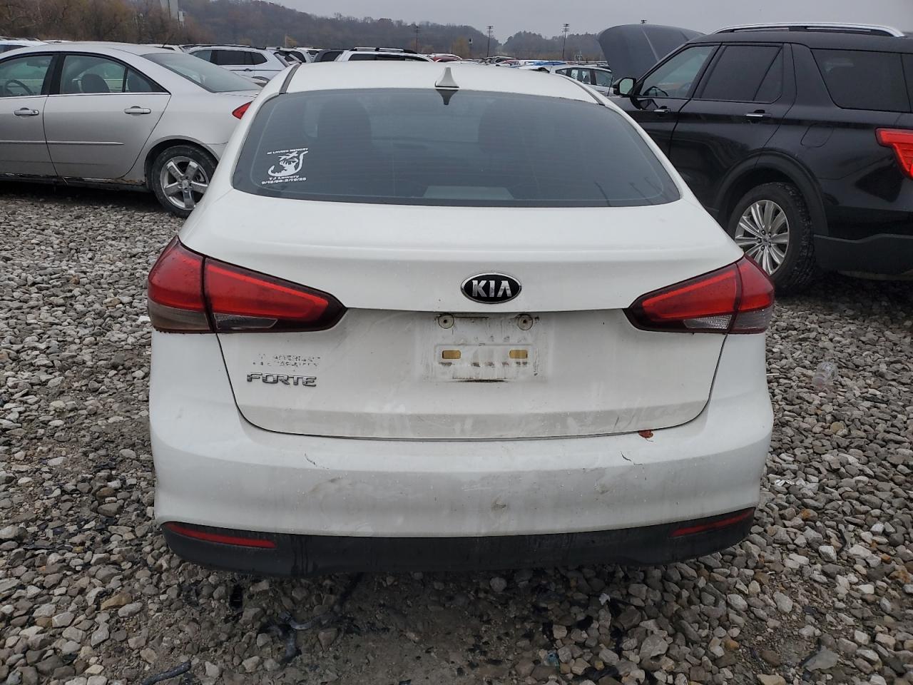 2017 KIA FORTE LX photo 6
