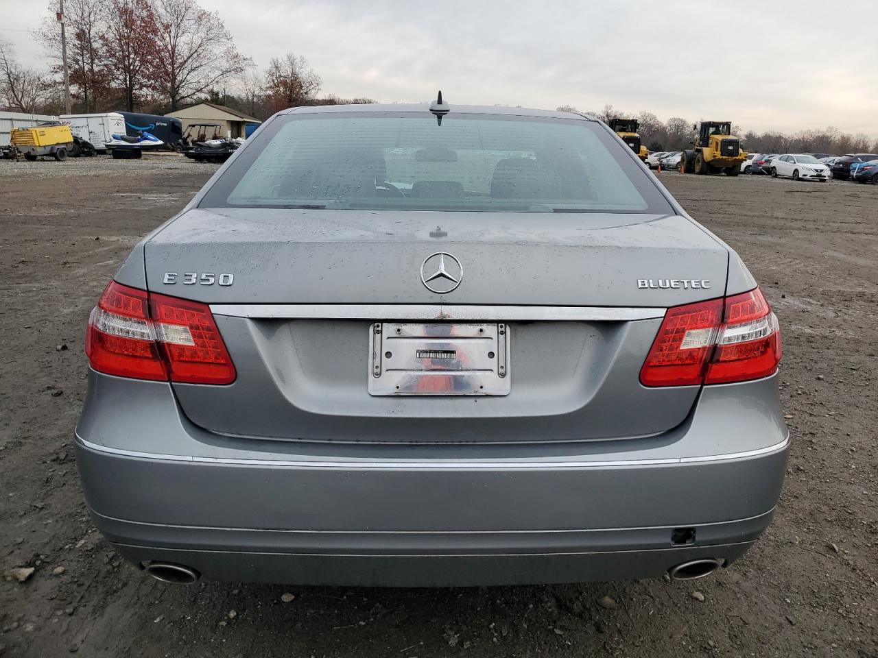2011 MERCEDES-BENZ E 350 BLUETEC photo 11