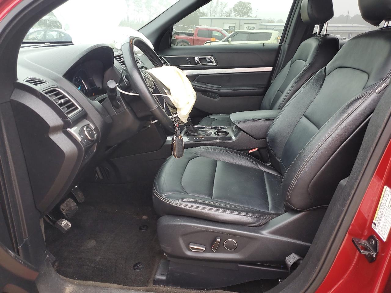 2017 FORD EXPLORER XLT photo 19