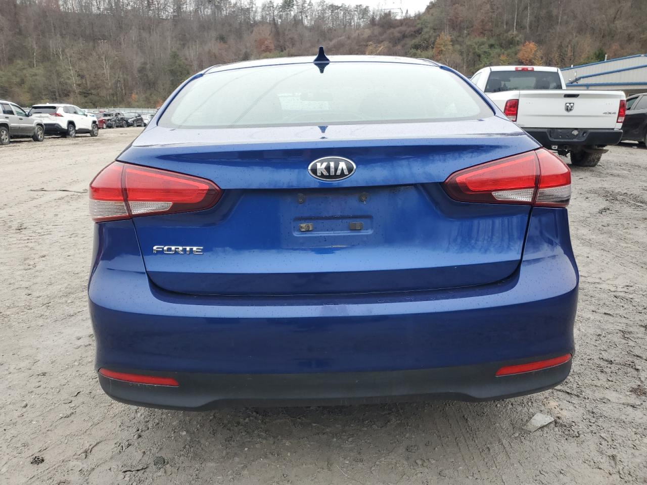 2017 KIA FORTE LX photo 6