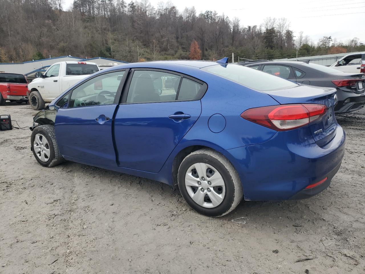2017 KIA FORTE LX photo 2