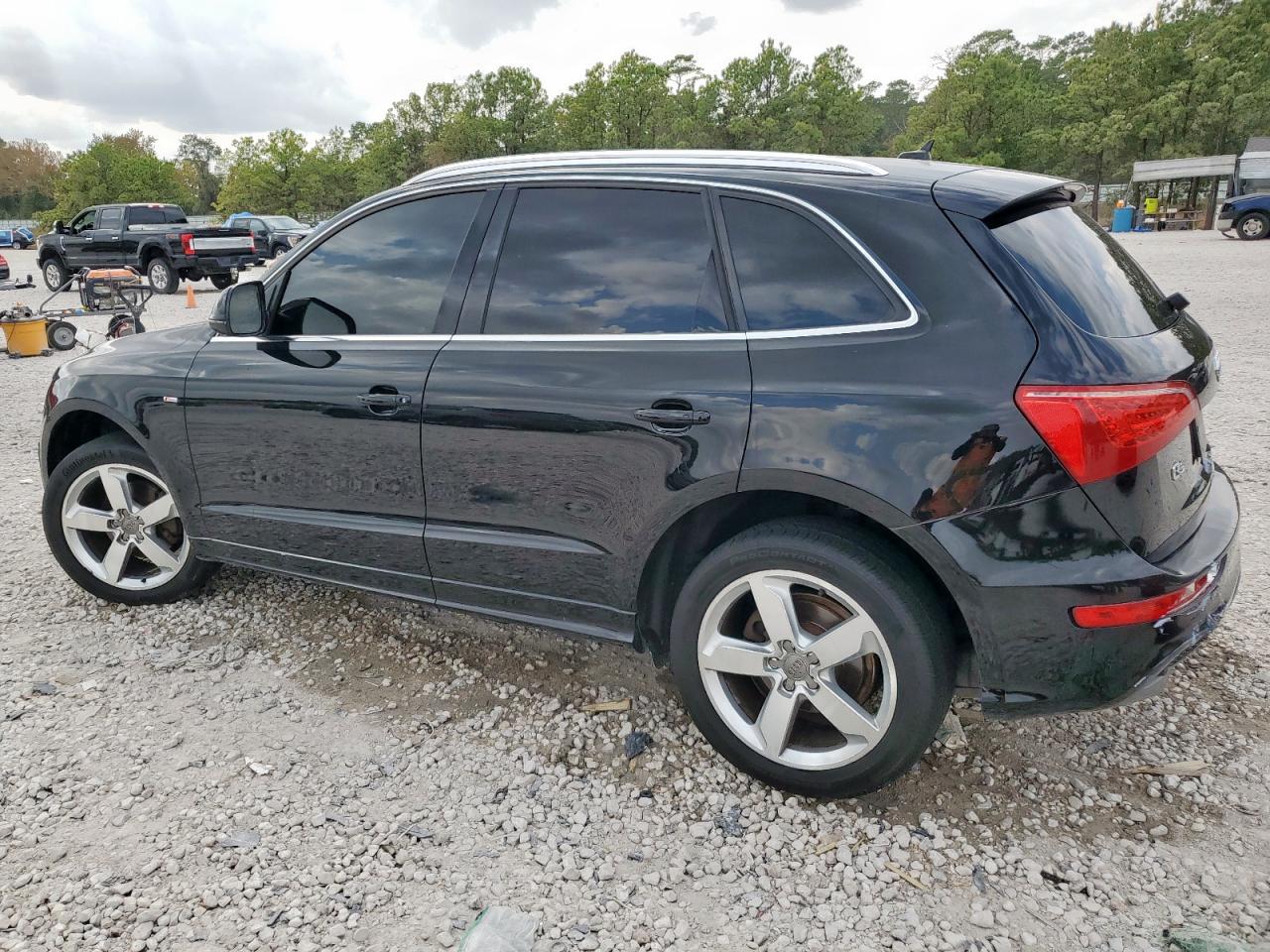 2011 AUDI Q5 PREMIUM PLUS photo 4